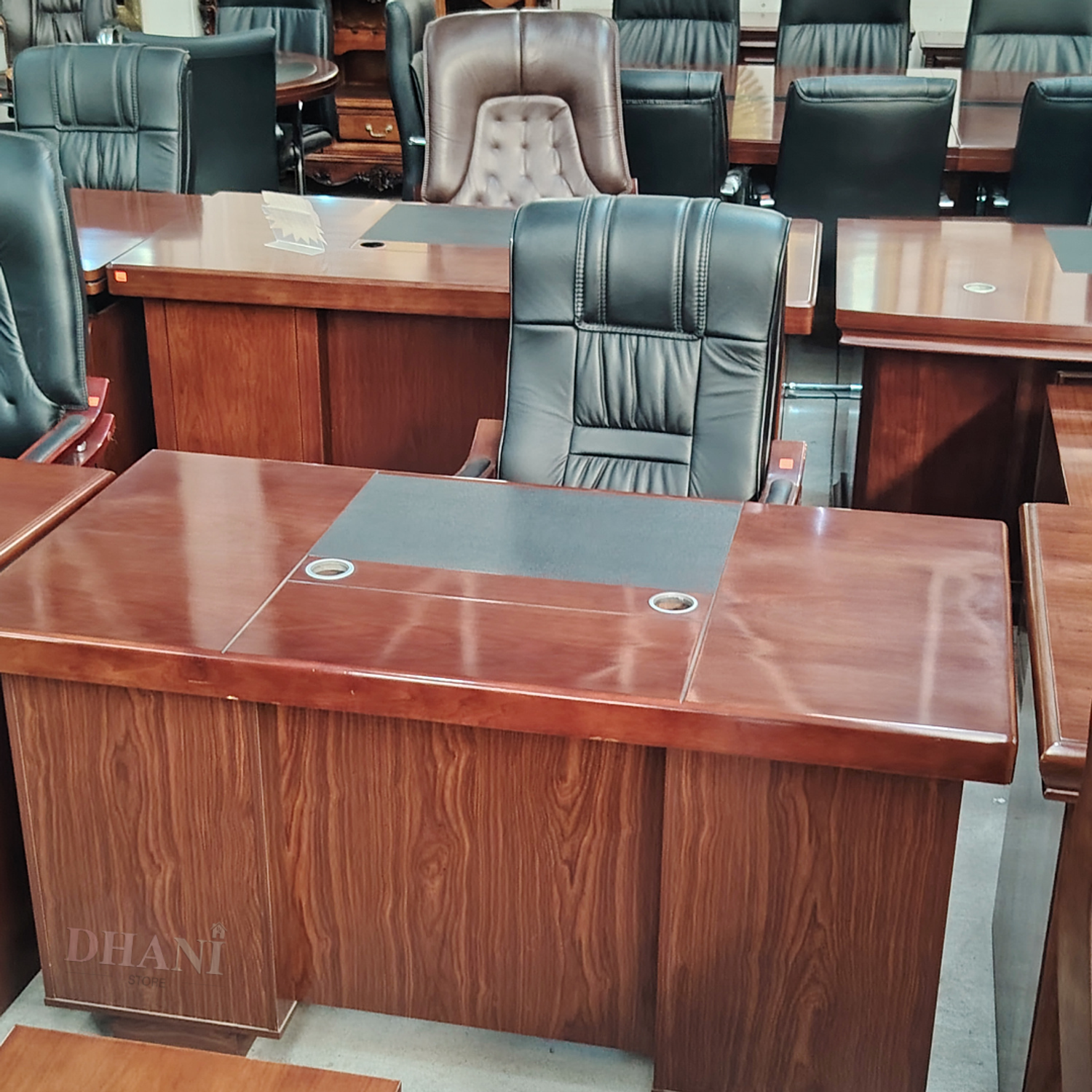 Escritorio Ejecutivo de Madera Clásico para Oficina Gerencial y Presidencial 5