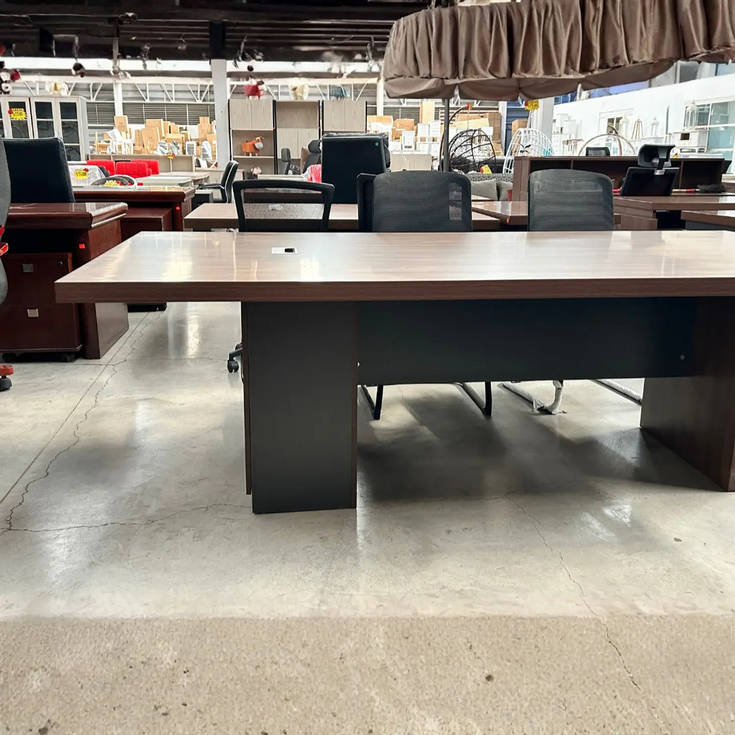 Mesa de Reuniones Rectangular de Madera Moderna para Oficina 9