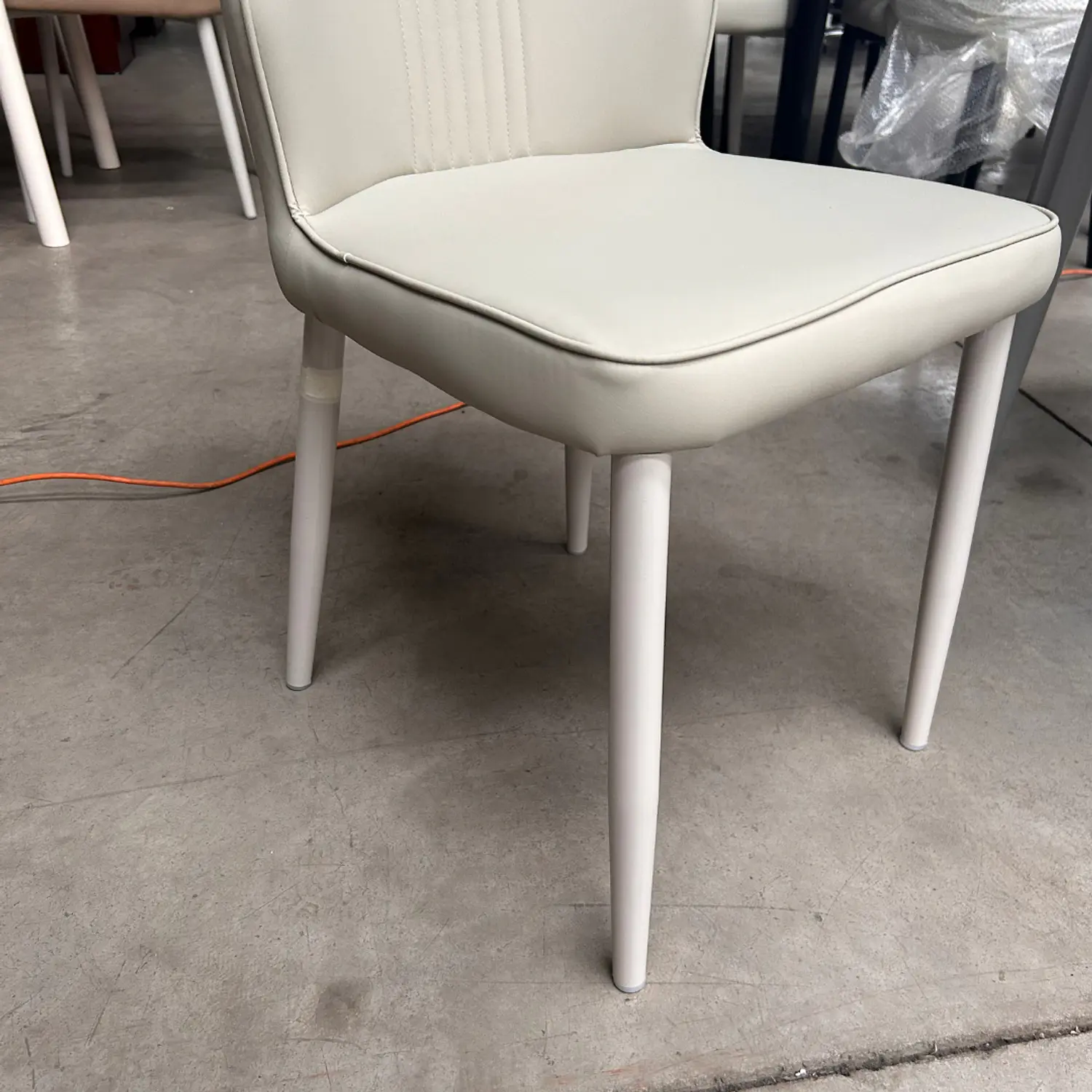 Comedor Rectangular Expandible Marshall con 4 Sillas EcoCuero 5