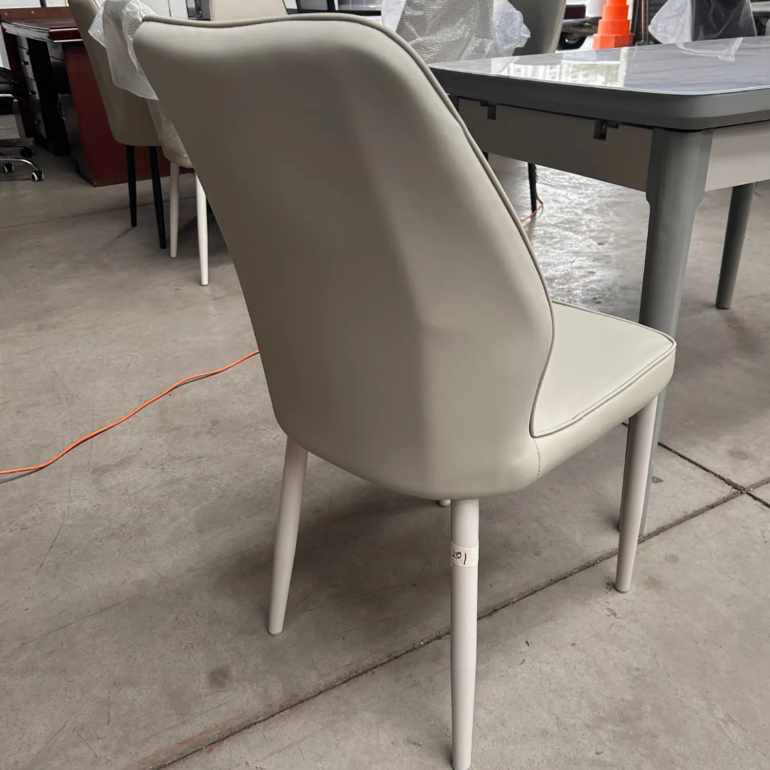 Comedor Rectangular Expandible Marshall con 4 Sillas EcoCuero 7