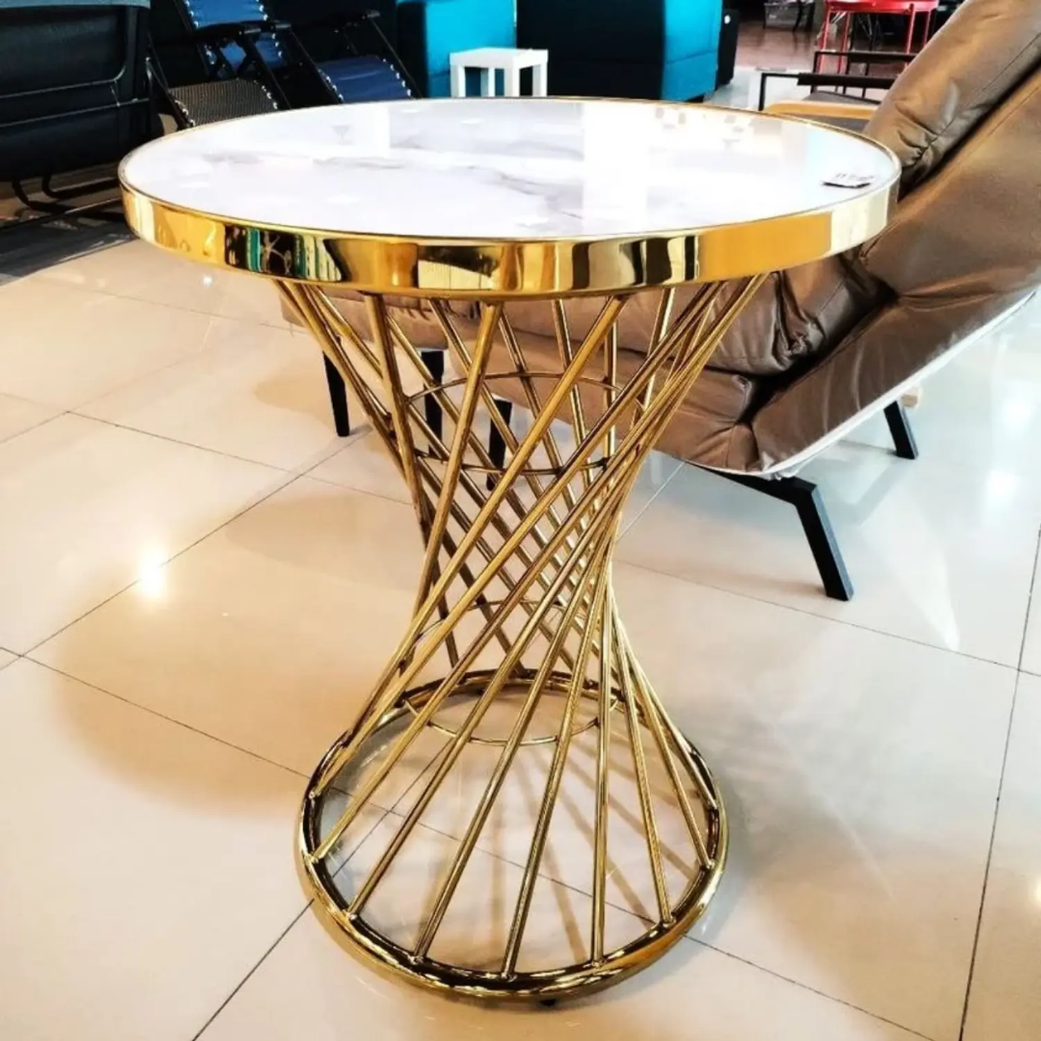 Mesa de Centro Redonda con Mármol Blanco y Base Dorada o Plateada 1