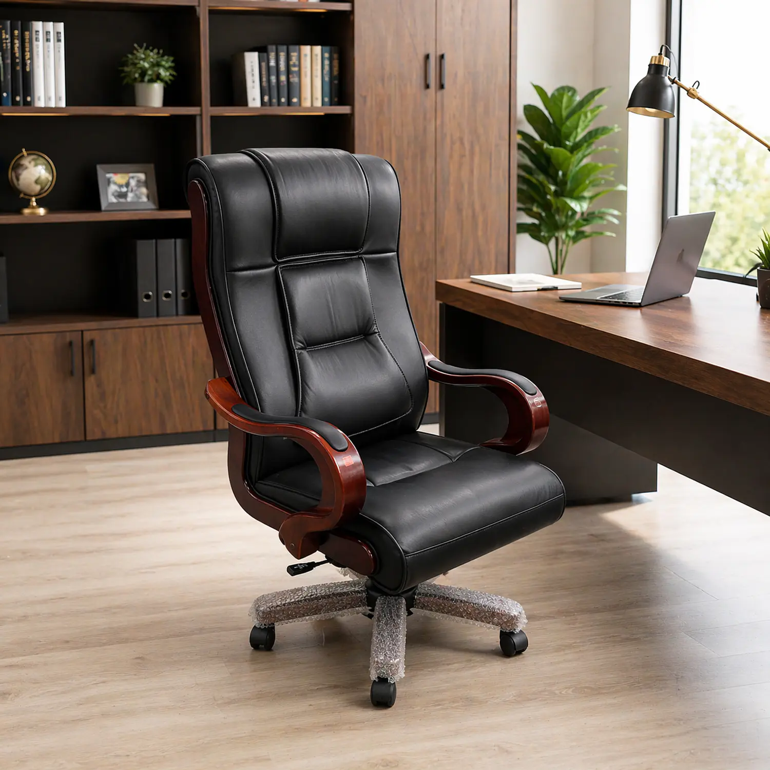 Silla de Escritorio Gerencial Ergonómica Ejecutiva en cuero con Base de Madera para Oficina 1