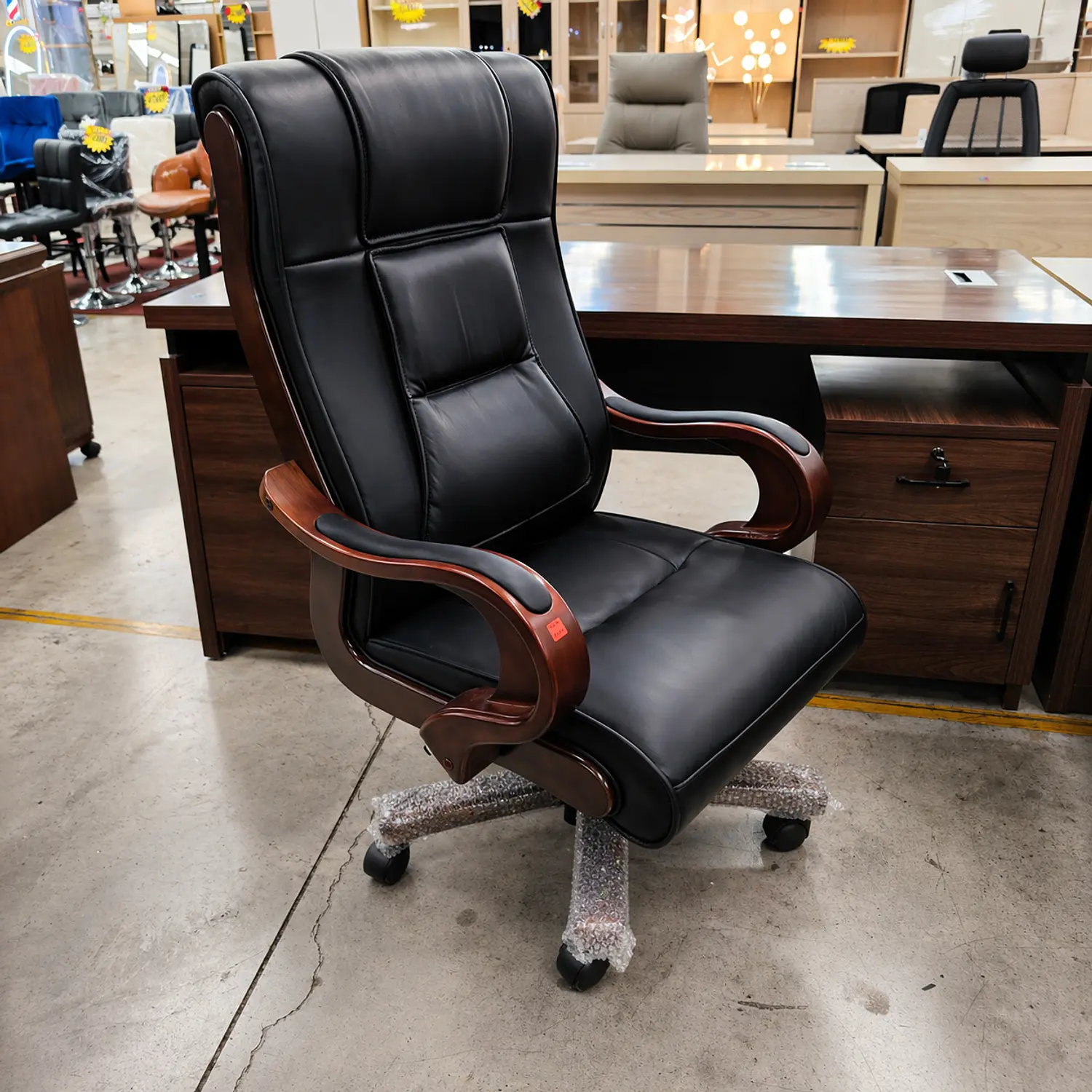 Silla de Escritorio Gerencial Ergonómica Ejecutiva en cuero con Base de Madera para Oficina 5