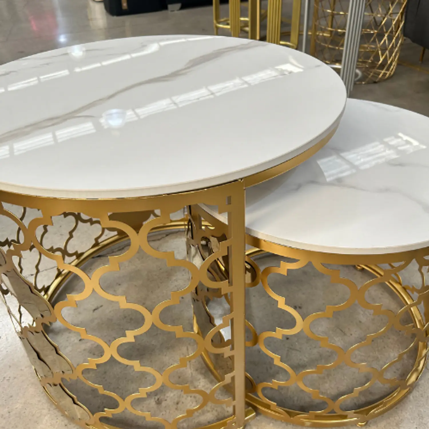 Mesa de Centro Doble Nido Dorada con Piedra Sinterizada 4