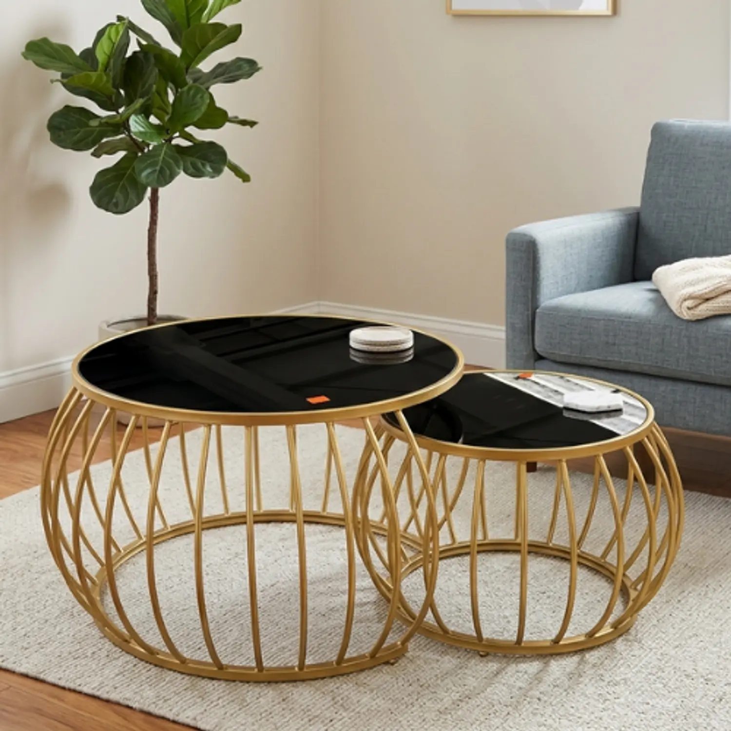 Mesa de Centro Doble Nido Medusa Postmoderna Dorada Metálica  2