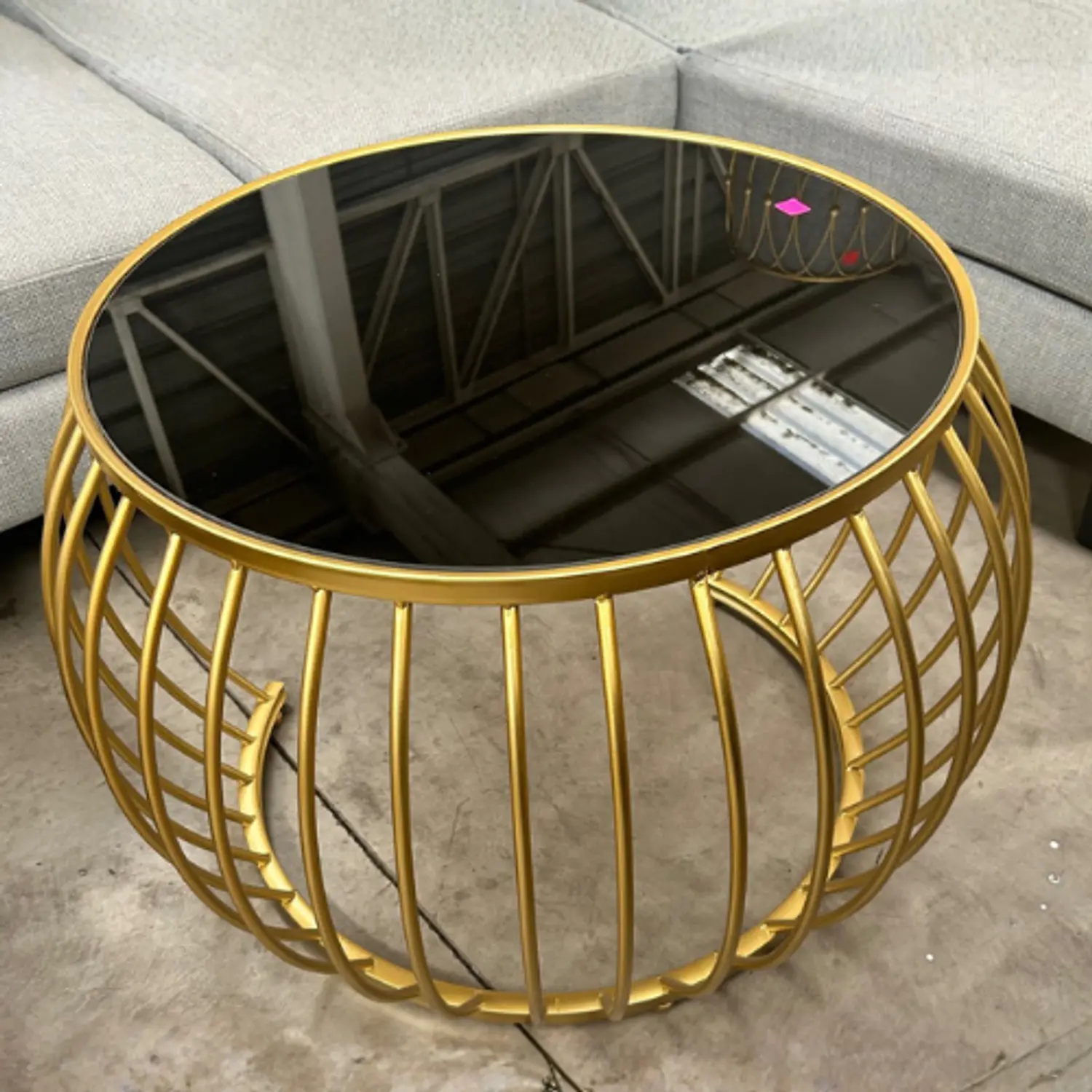 Mesa de Centro Doble Nido Medusa Postmoderna Dorada Metálica  4