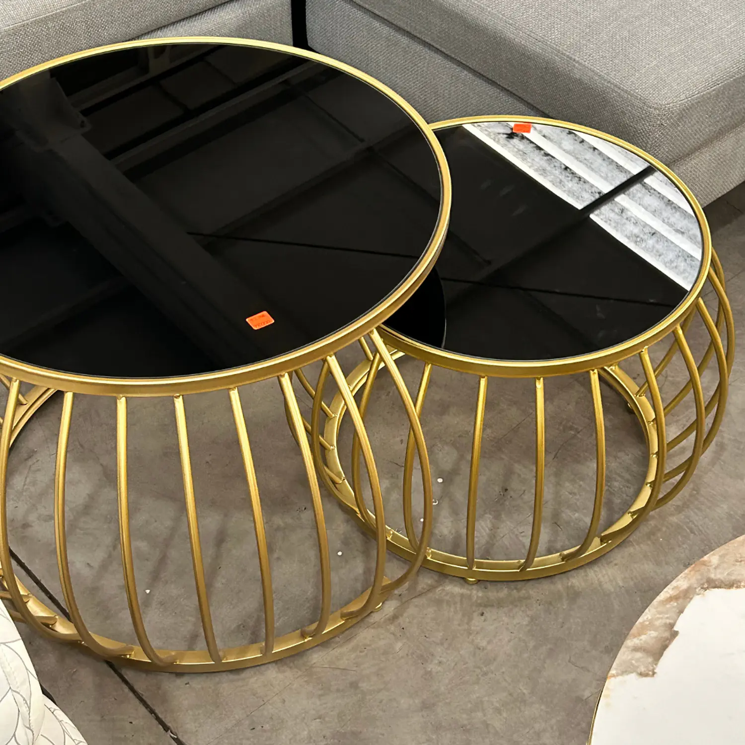 Mesa de Centro Doble Nido Medusa Postmoderna Dorada Metálica  6