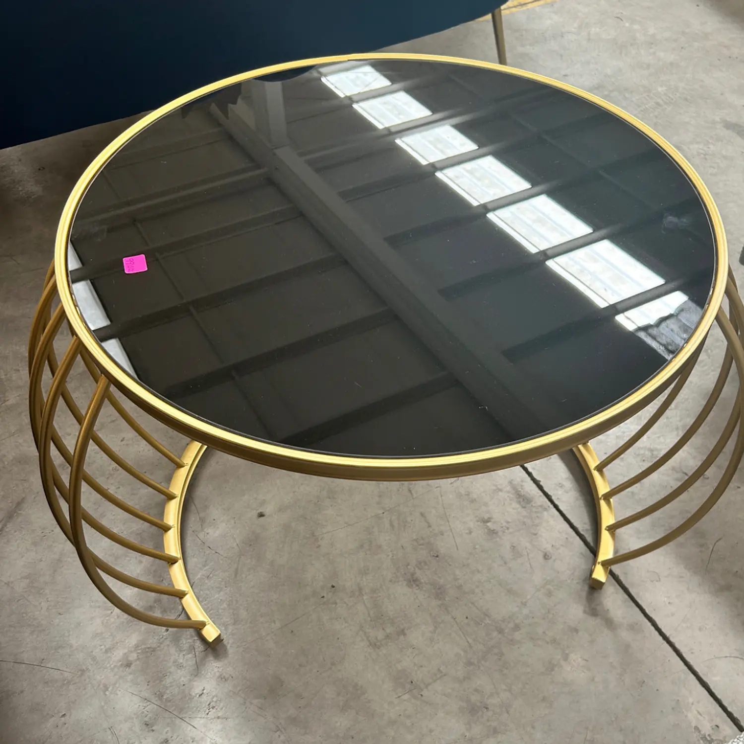 Mesa de Centro Doble Nido Medusa Postmoderna Dorada Metálica  3