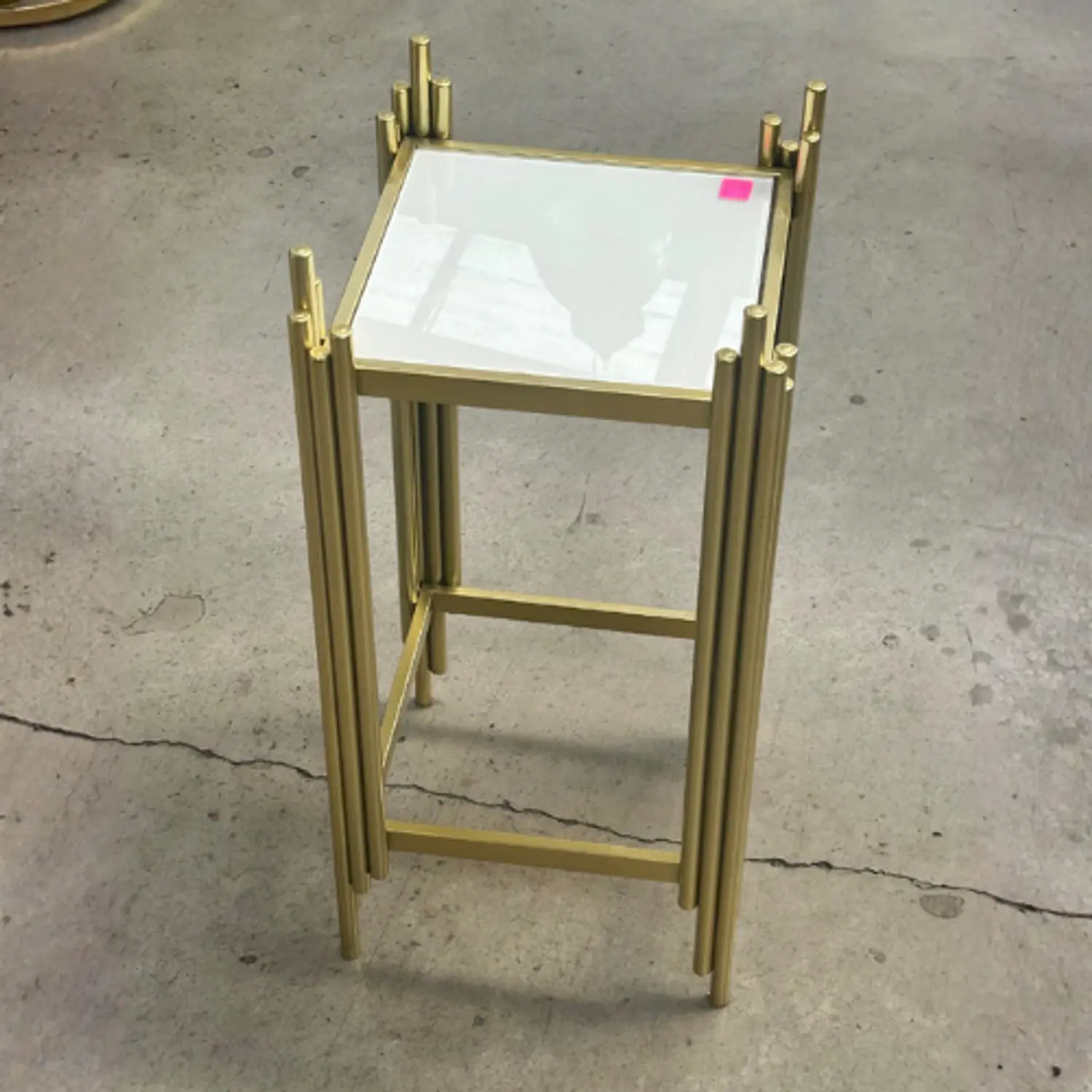 Mesa Lateral Postmoderna Cuadrada con Cubierta Acrílica  5