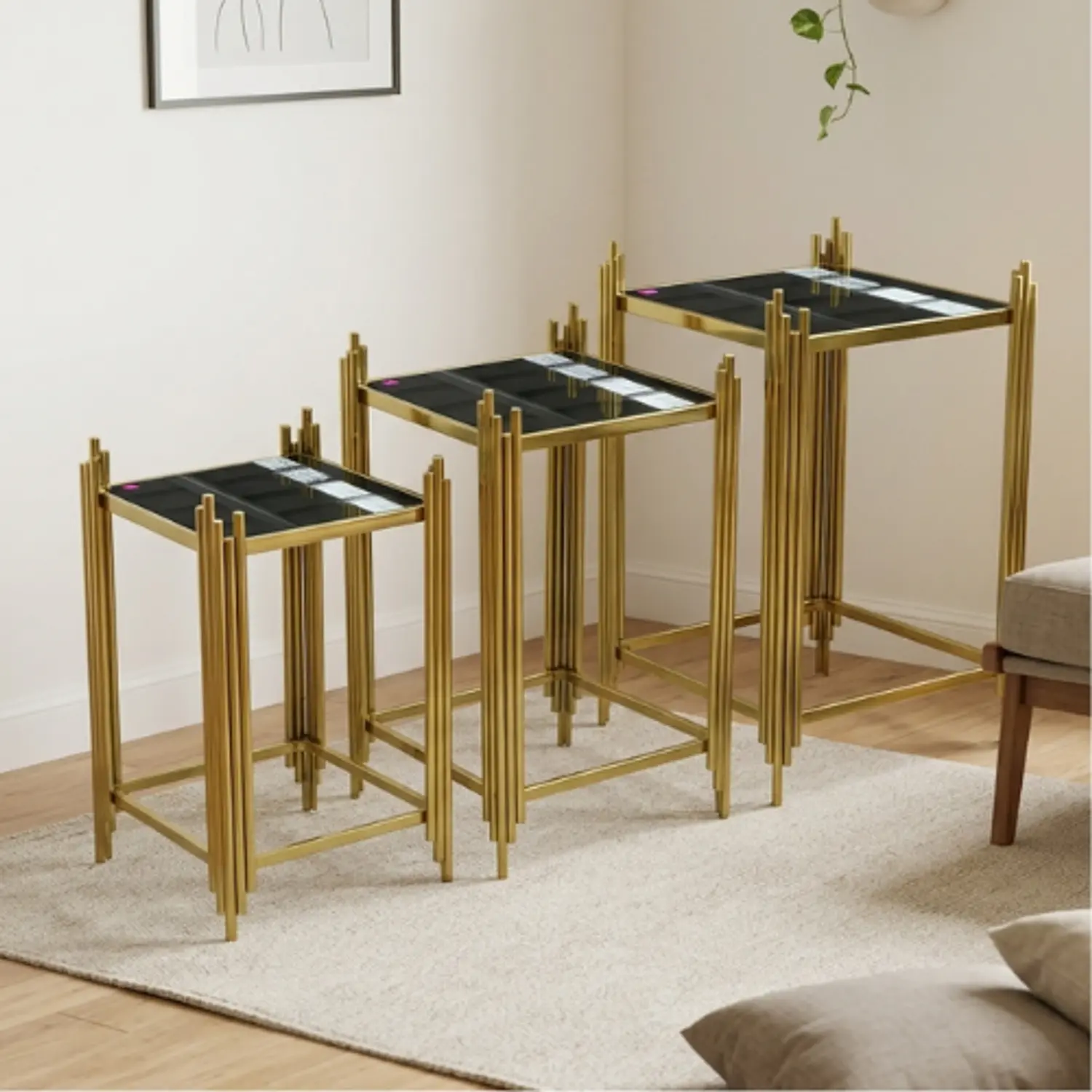 Mesas Laterales Cuadradas Negras con Patas Doradas Modernas 2