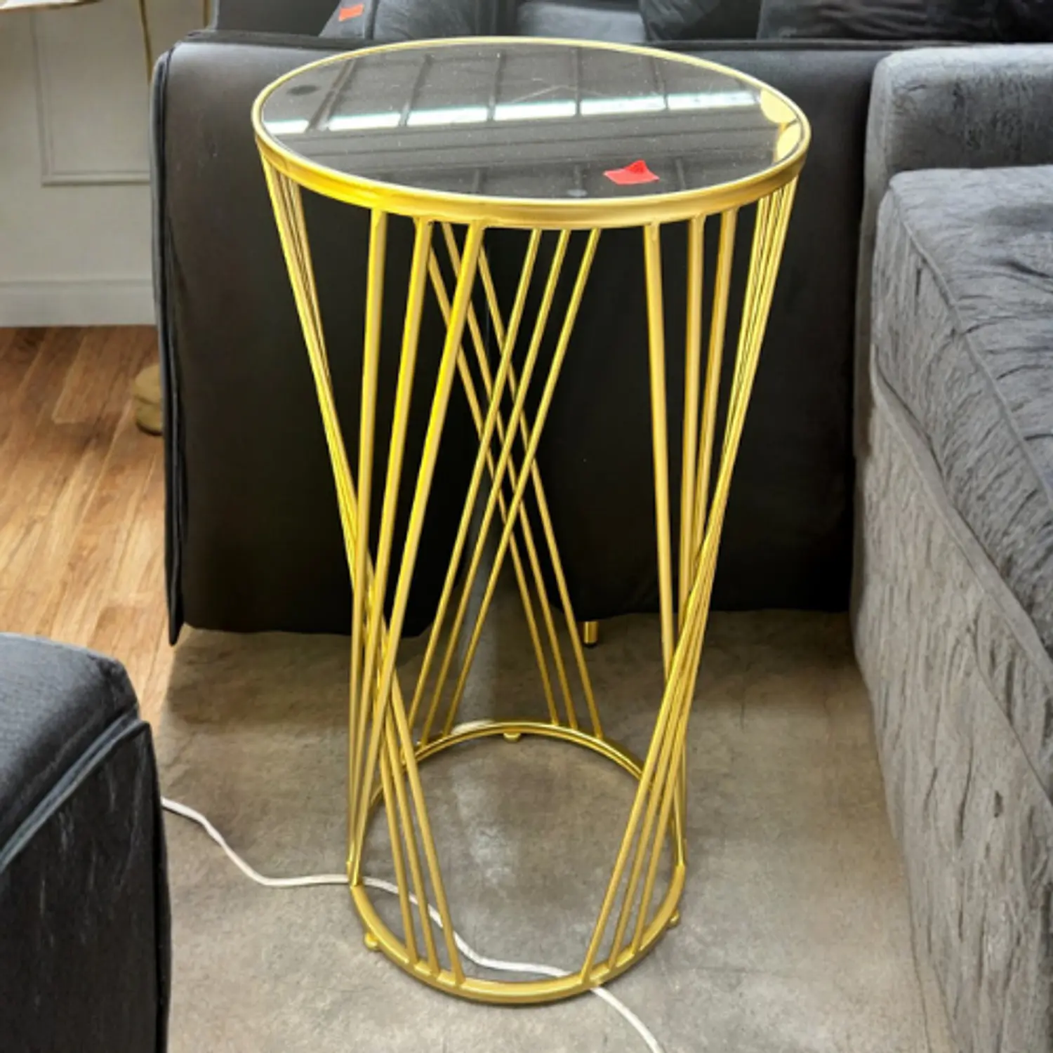 Mesa Lateral Redonda Dorada con Cubierta Negra 4