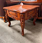 Mesa Lateral Cuadrada de Madera Tallada Clásica con Cajón Decorativo - Miniatura 4