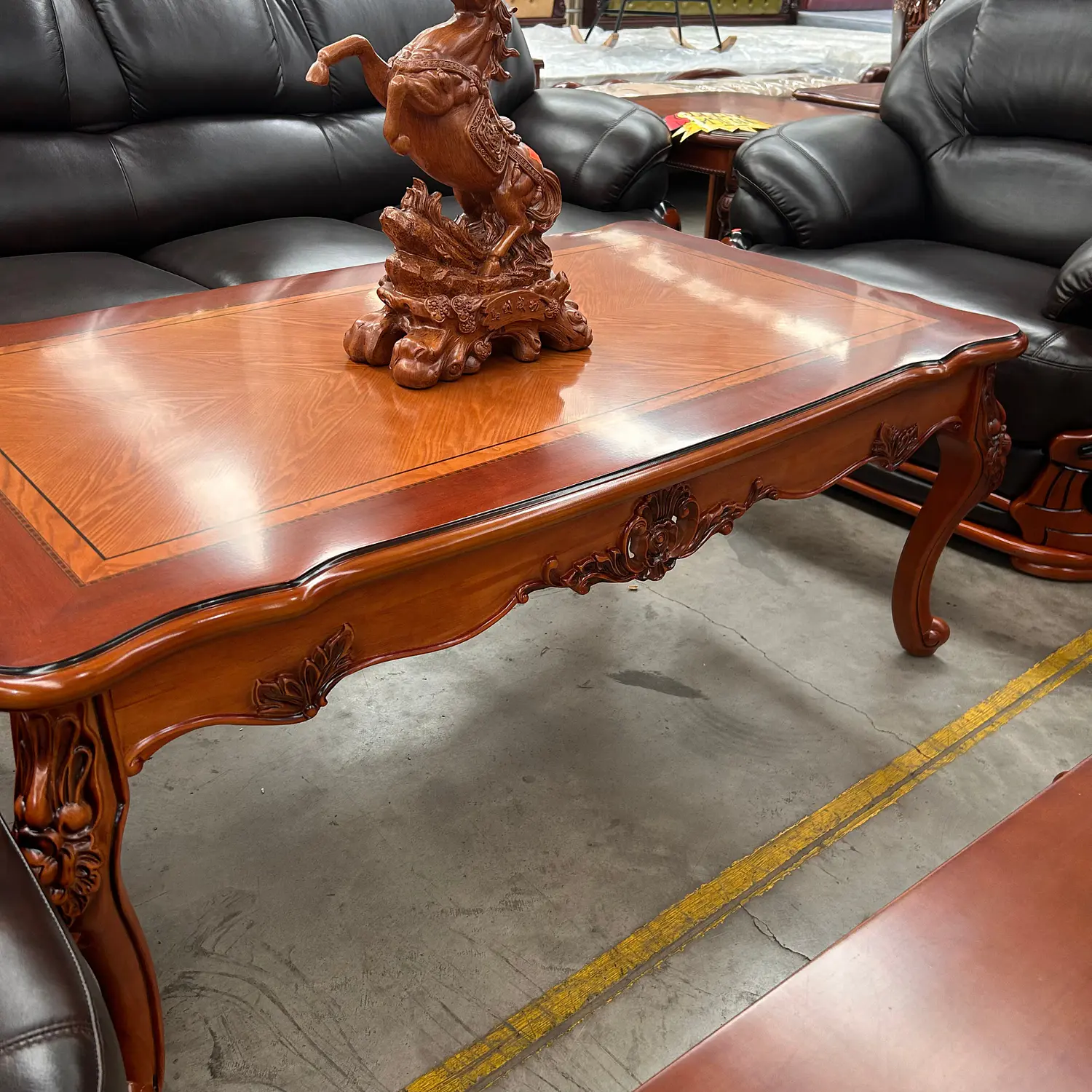 Mesa de Centro Clásica de Madera Tallada Barnizada Berlín 4