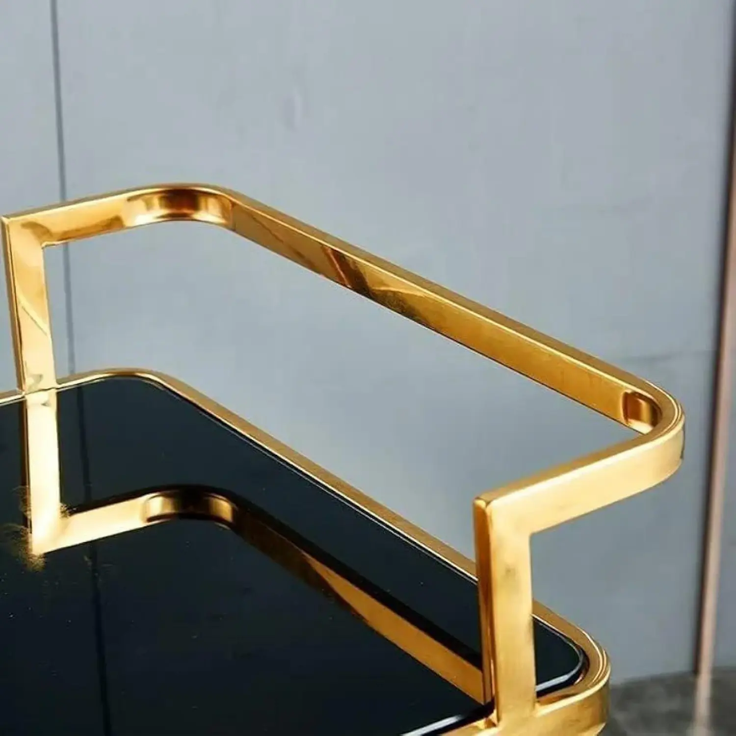 Carrito de Bar Dorado 3 Niveles con Ruedas y Estantes de Vidrio Negro 5