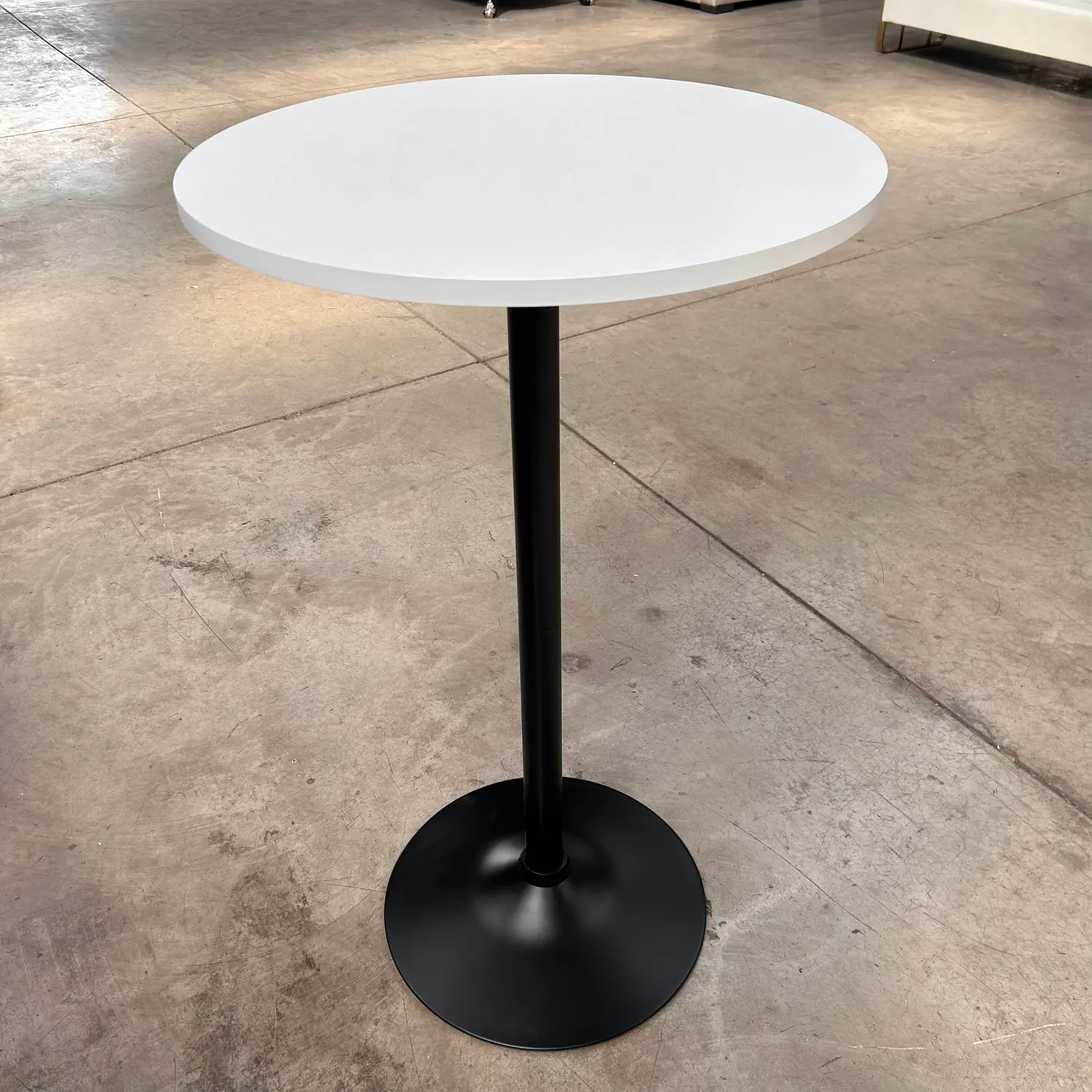 Mesa Alta de Bar Redonda con Base Metálica Negra 5