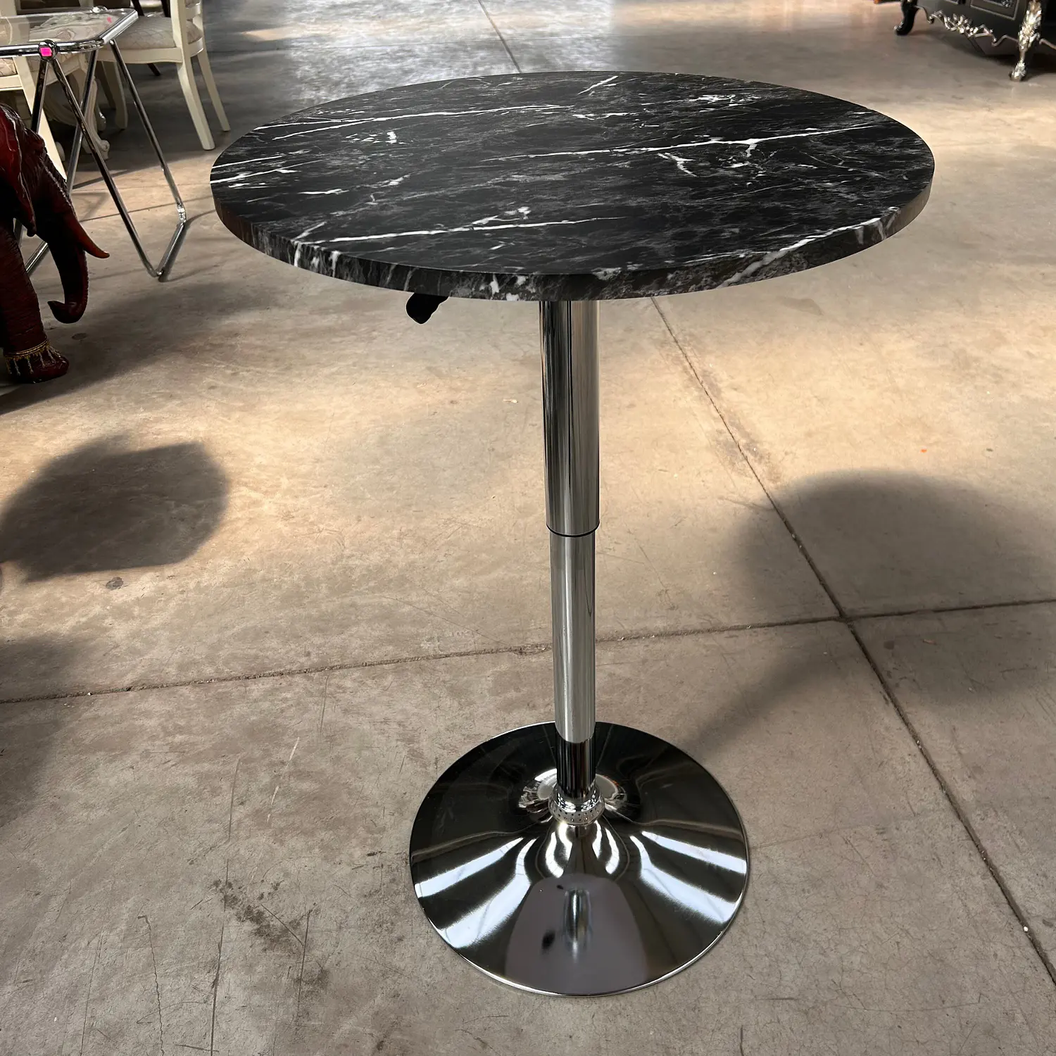 Mesa de Bar Alta Regulable con Tapa Efecto Mármol y Base Cromada 10