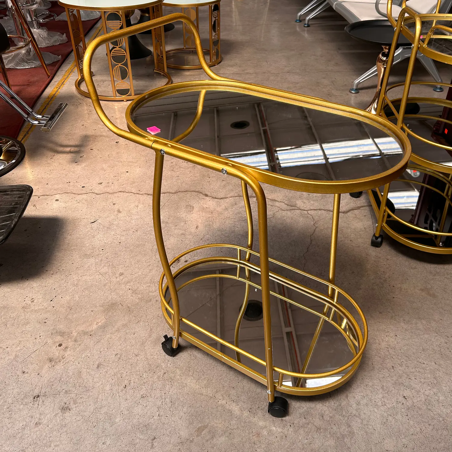 Carrito para Bar Dorado con Ruedas y Doble Bandeja de Vidrio 4