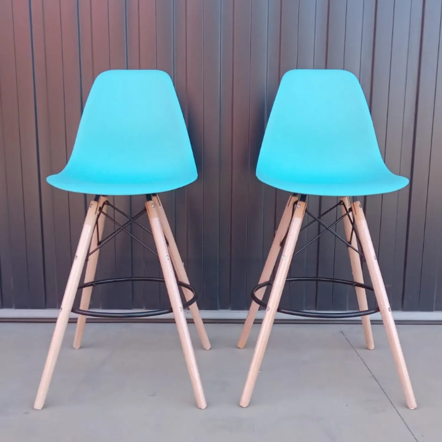 Set 2 Taburetes de Bar Eames con Patas de Madera y Apoyapiés 3