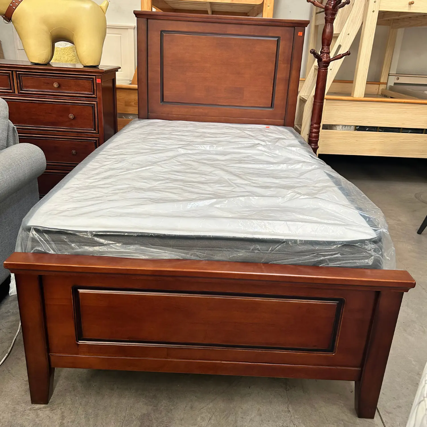 Cama Individual de Madera Color Caoba Estilo Clásico Americano 2