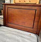 Cama Individual de Madera Color Caoba Estilo Clásico Americano - Miniatura 4