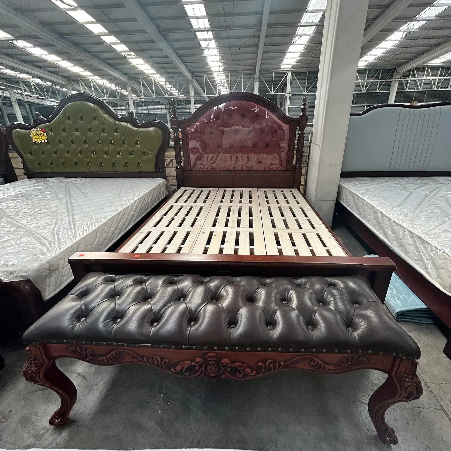 Cama de Madera Capitoné Caoba Dos Plazas y King  8