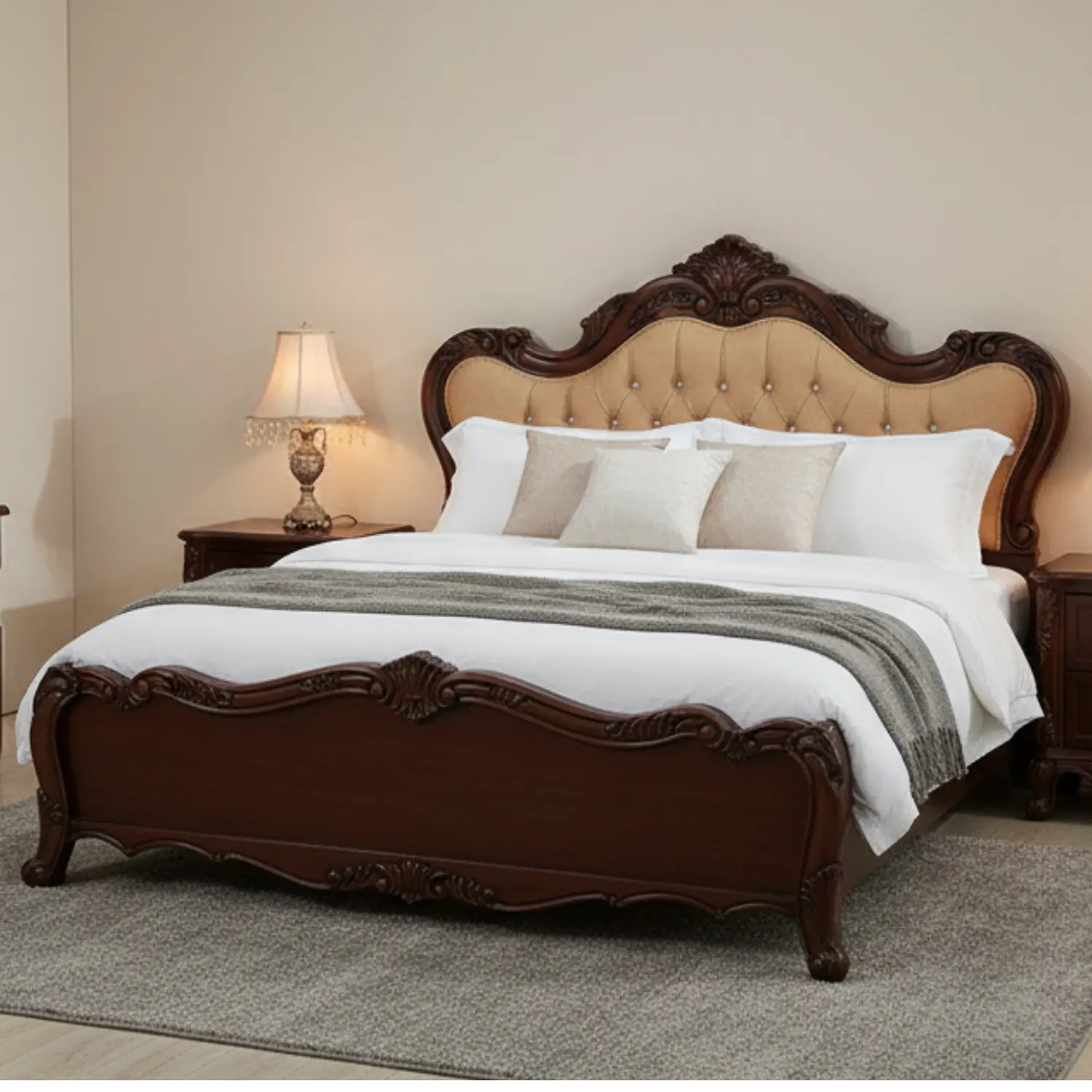Cama King de Madera Beige Capitoné Estilo Clásico 1