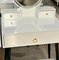 Tocador Blanco con Espejo Led Ovalado Base Metálica Cajón y Asiento - Miniatura 5