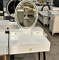 Tocador Blanco con Espejo Led Ovalado Base Metálica Cajón y Asiento - Miniatura 6