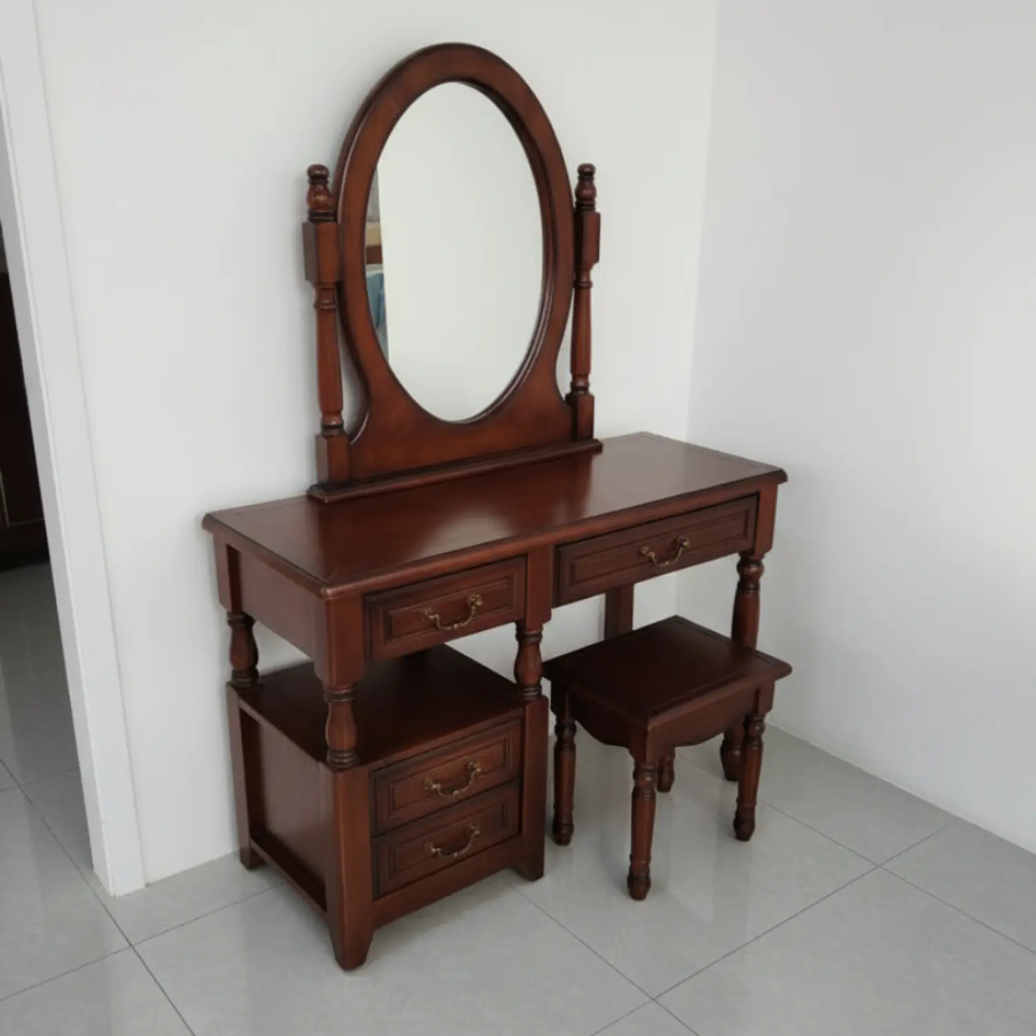 Tocador Clásico Caoba con Espejo Ovalado y Asiento de Madera 5