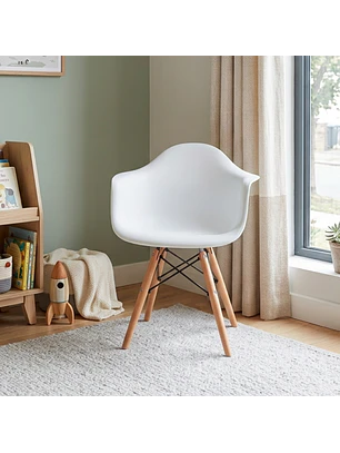 Butaca Eames Kids de Polipropileno con Patas de Madera