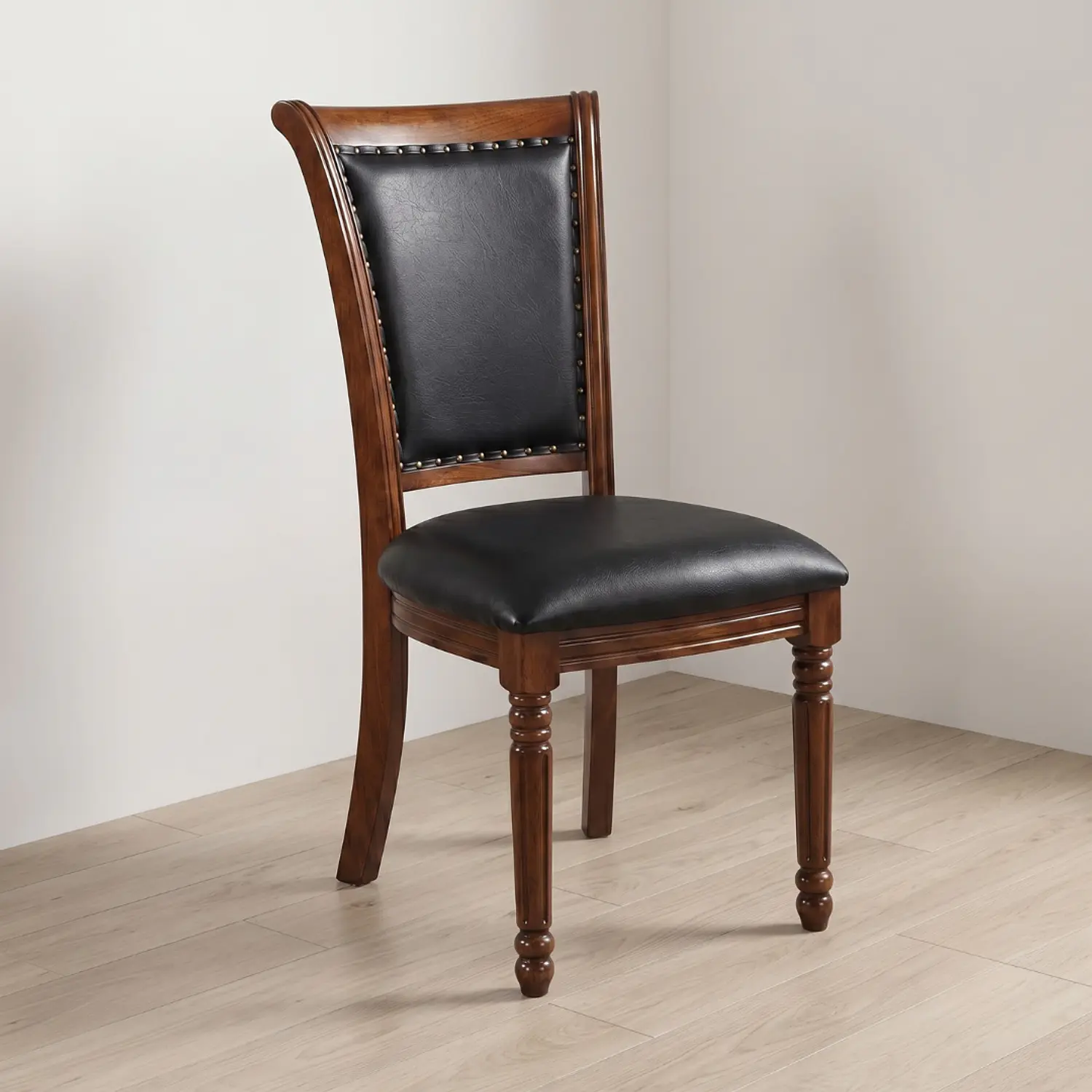 Silla de Comedor Lisboa de Madera Americana con Ecocuero 1