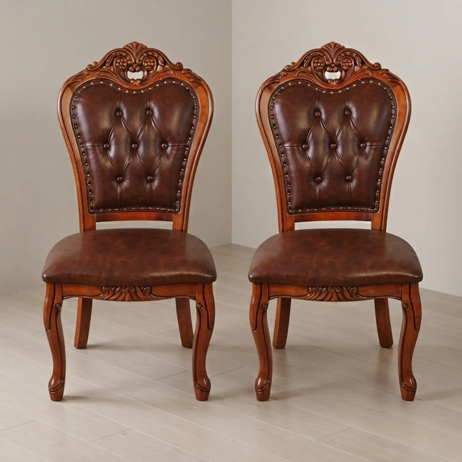 Set 2 Sillas de Comedor Clásicas Tapizadas en Cuero Sintético 1
