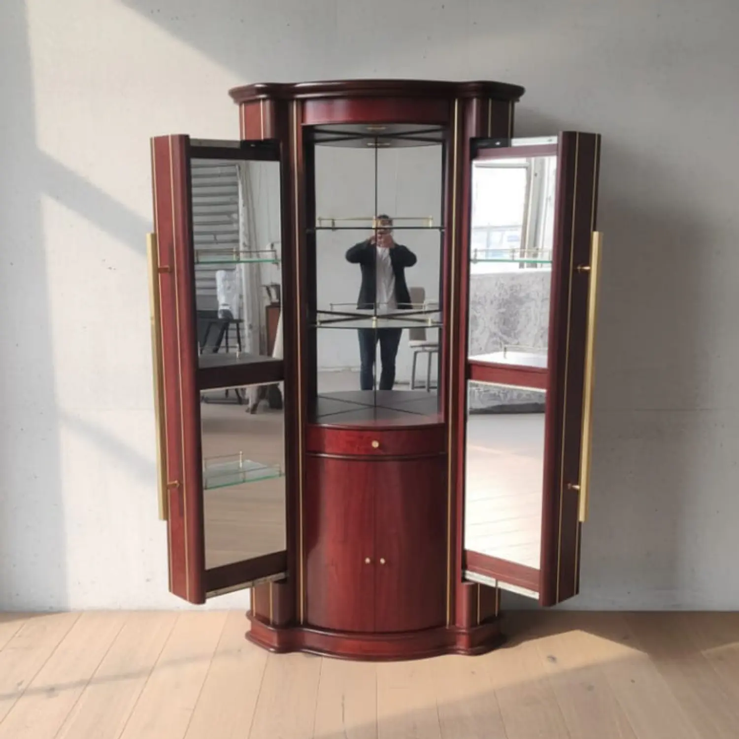 Vitrina de Cristal Sofía en Madera de Caoba 3