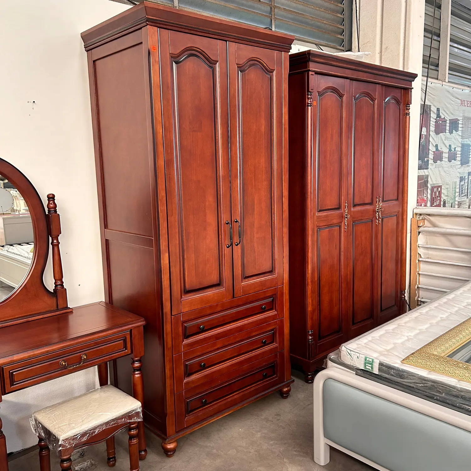 Clóset Clásico de Caoba 3 Puertas de Madera 5