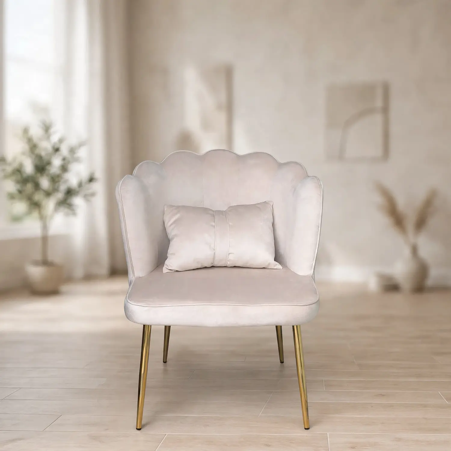Sitial de Terciopelo Acolchado Color Beige con Patas Doradas Shell Élite Cream 3