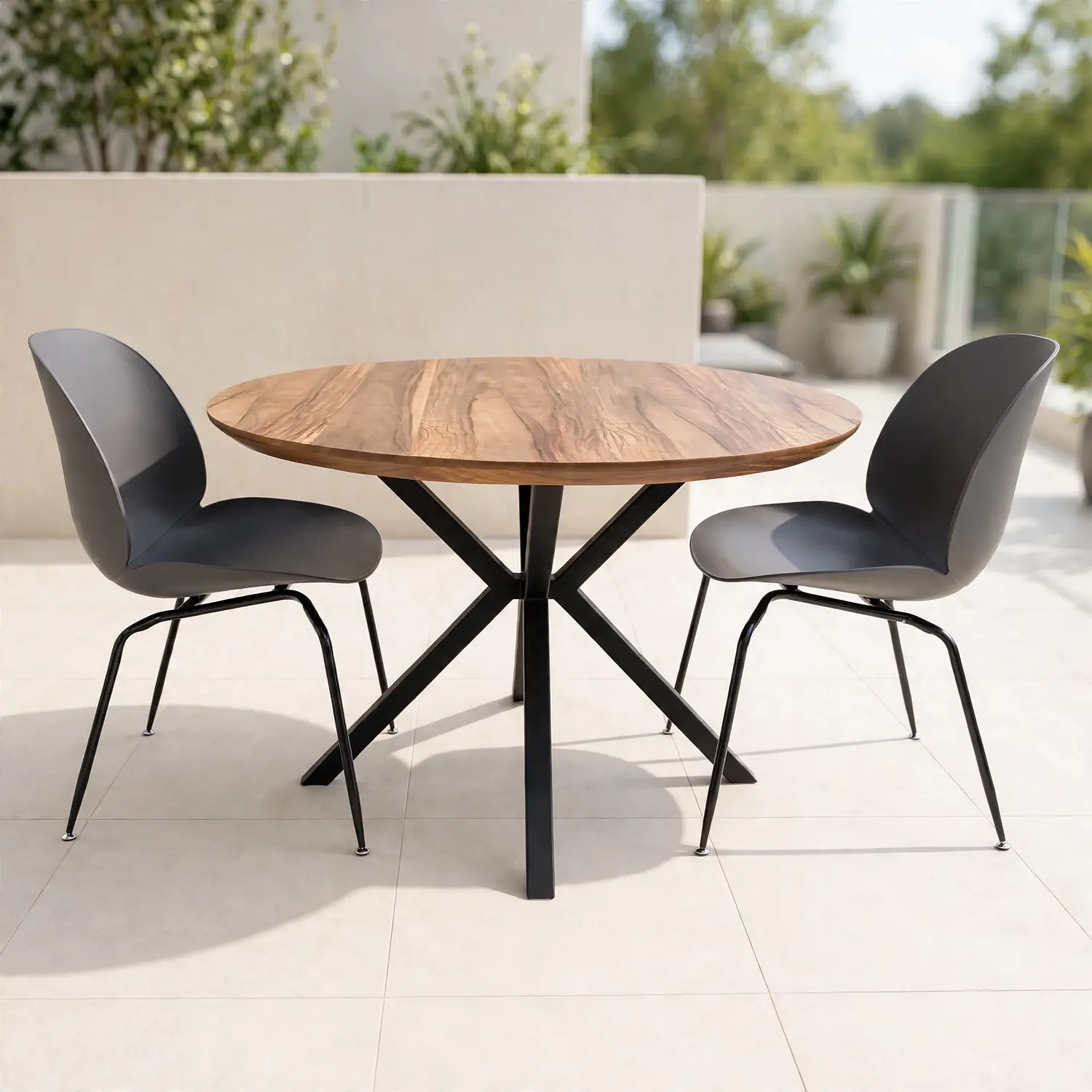 Set Mesa Rústica de Madera con 2 Sillas Beetle Patas Negras 1