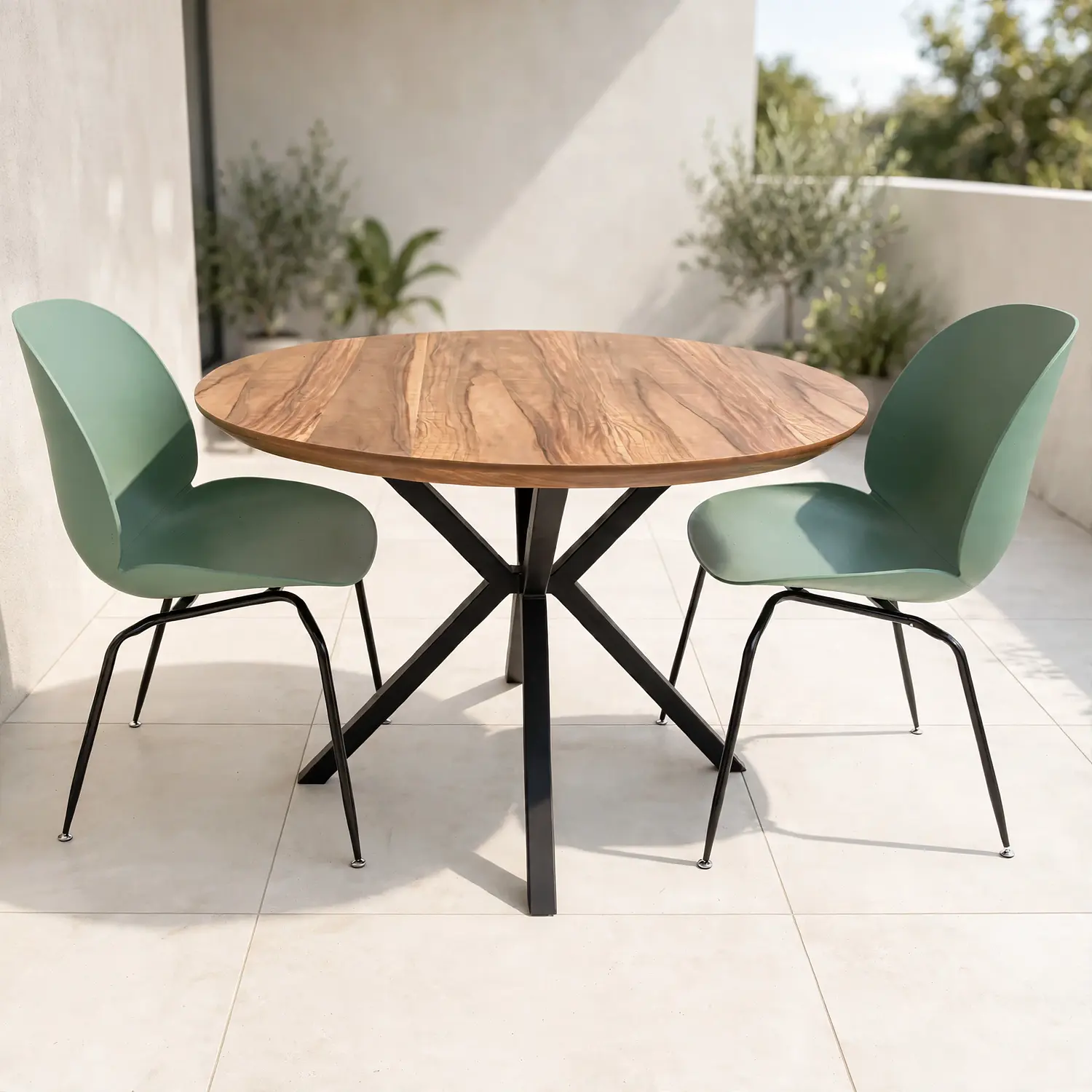 Set Mesa Rústica de Madera con 2 Sillas Beetle Patas Negras 14