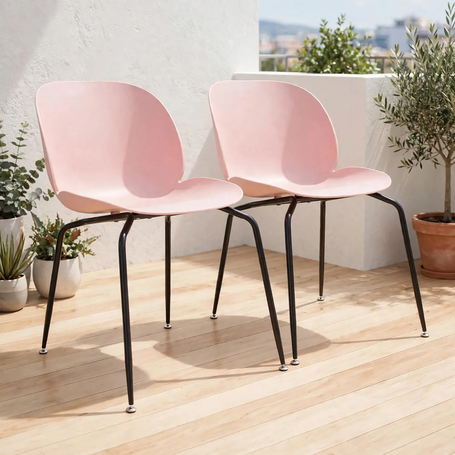 Set 2 Sillas Beetle Rosas con Patas Negras para Comedor y Terraza 1