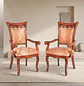 Set de 2 Sitiales de Comedor Color Caoba Tallada con Brazos - Miniatura 1