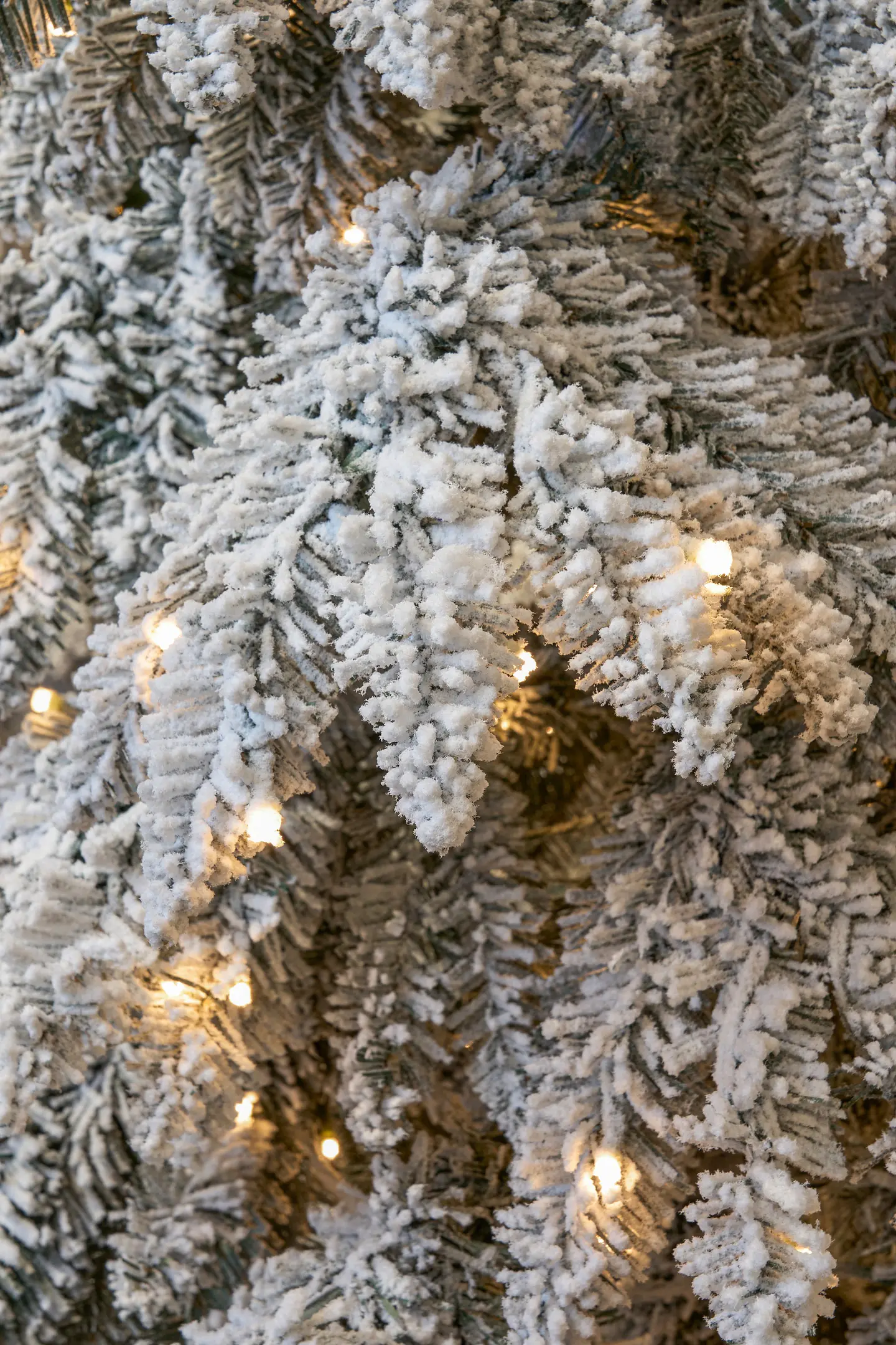 Árvore de Natal Branca 2,30m com 420 Luzes LED 3