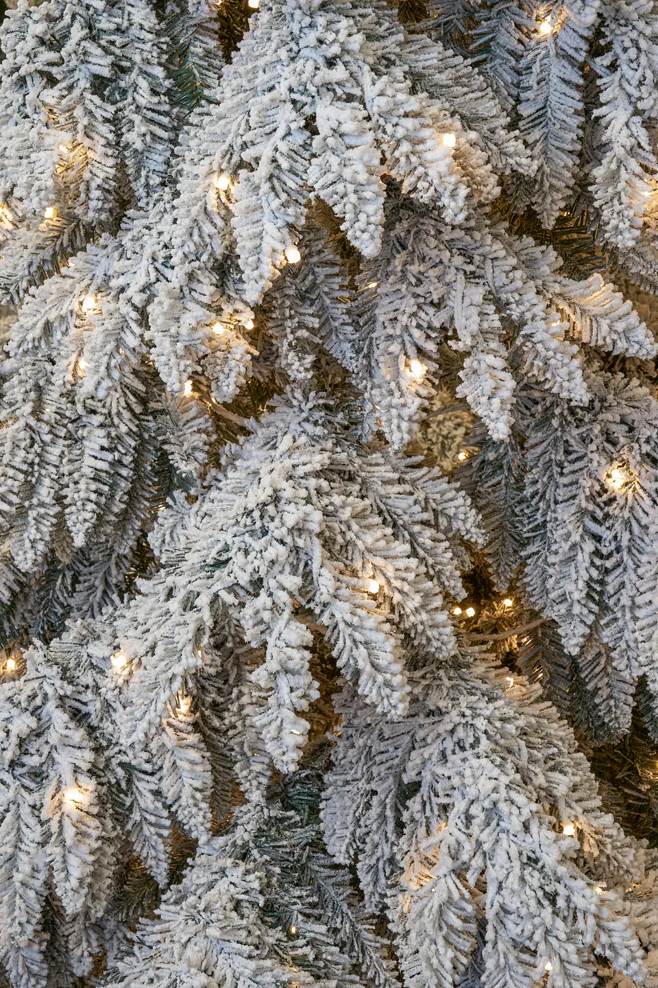 Árvore de Natal Branca 2,30m com 420 Luzes LED 2