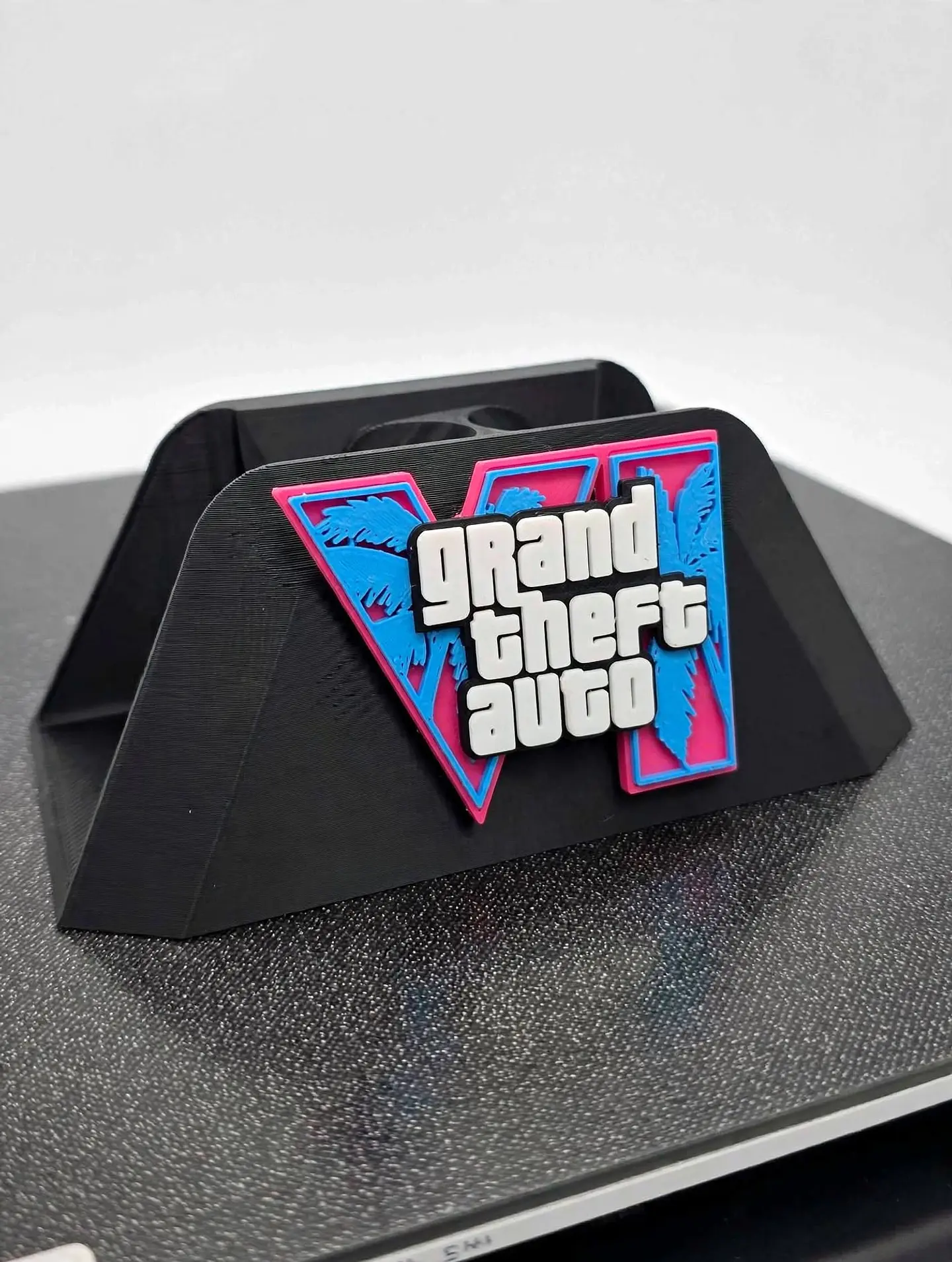 Stand para joystick PS5 GTA VI 3