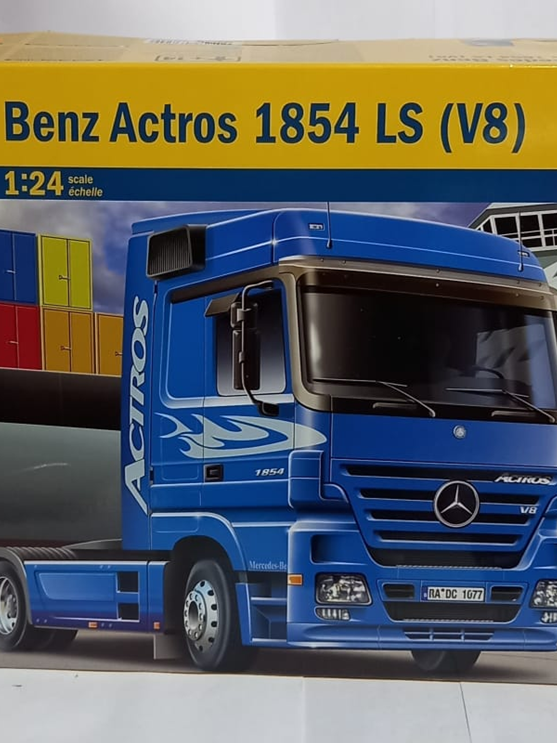 Mercedes Benz Actros 1854 LS V8 Italeri Model Kit # 3824 1