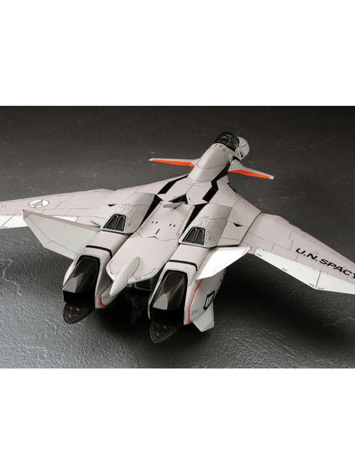 HASEGAWA 1/72 VF-11B THUNDERBOLT MACROSS PLUS 4