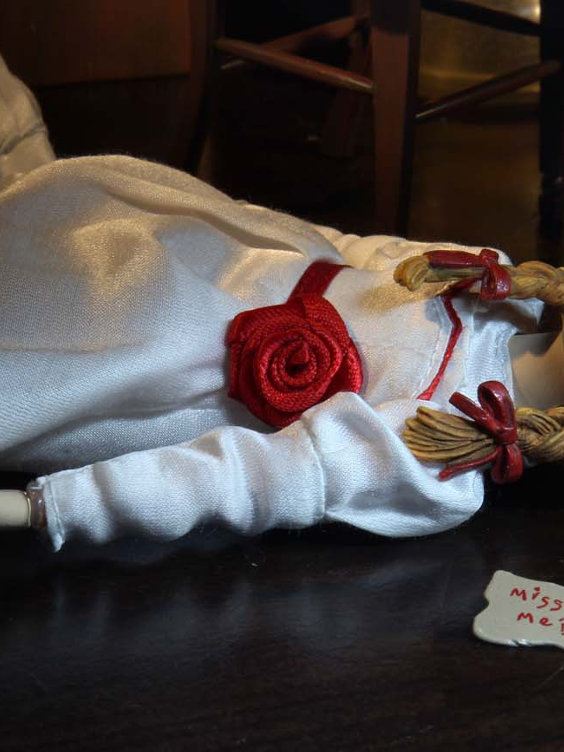 Annabelle  comes home Neca 5