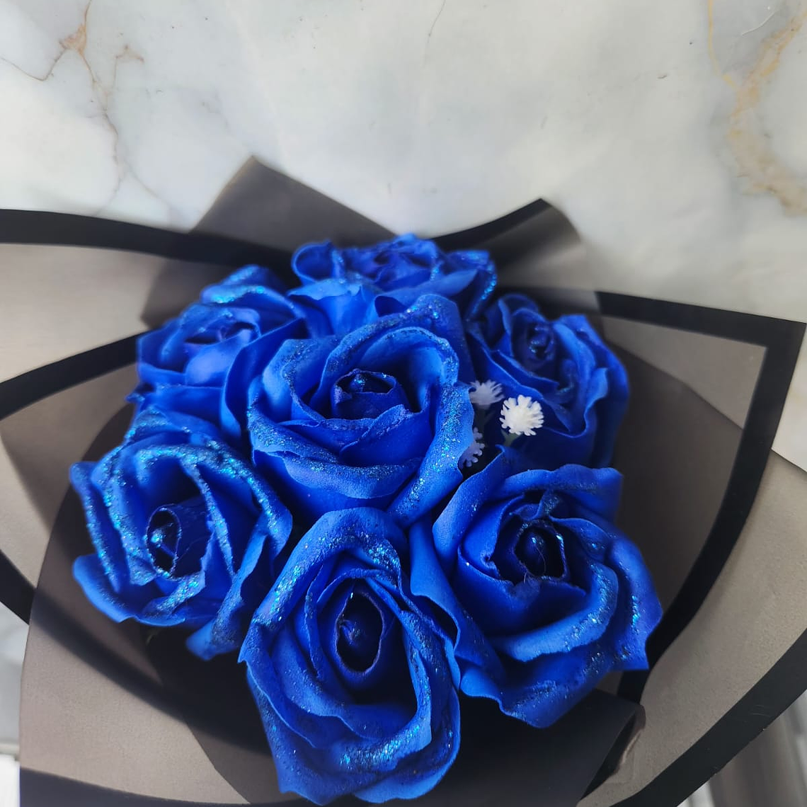 Arreglo de 6 rosas eternas azules 3