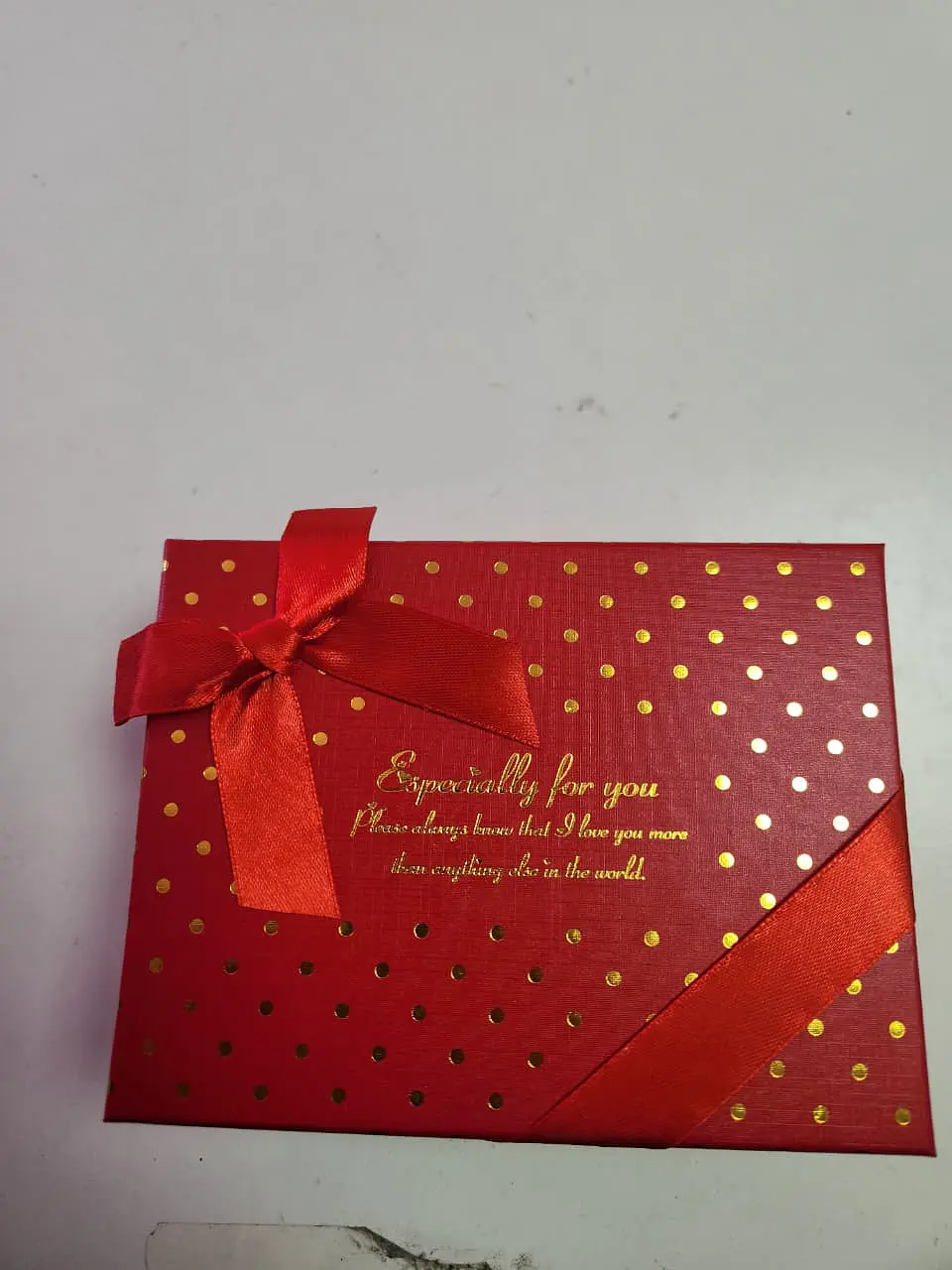 Caja de rosas cinta santin 1