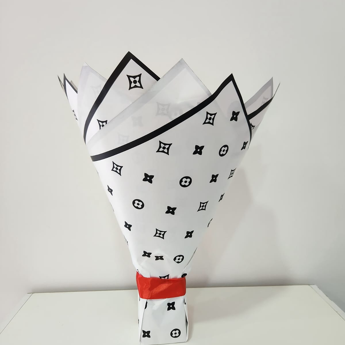 Arreglo de 50 rosas eternas 2