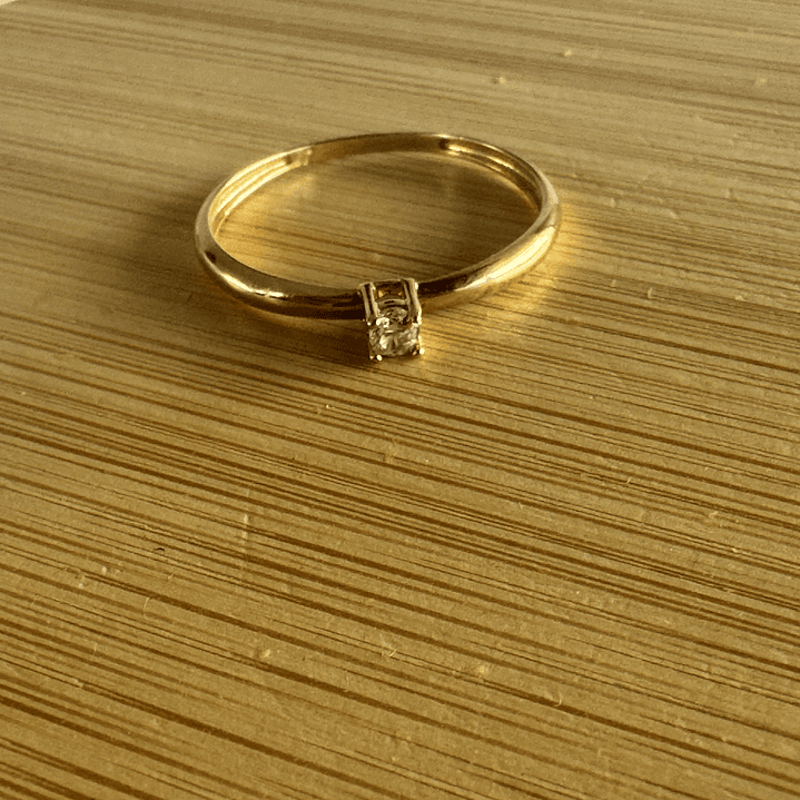 Anel Solitário De Ouro Amarelo Com Diamante 05 Pontos 10