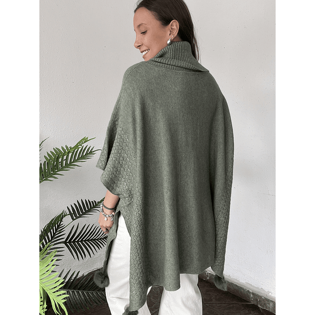 Poncho pom pom ✨
